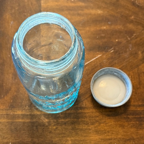 Atlas Mason's Patent Glass Jar with Lid - Picture 7 of 7